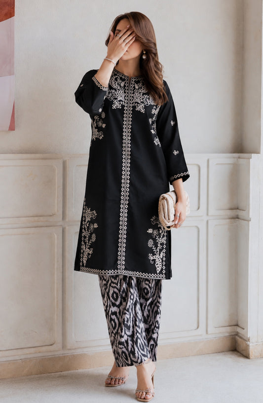 Afsana Basics by Amna Khadija Embroidered Lawn Stitched 2 Piece Co-ord Set - AKAB-01 - AM26FSNA - Black - Summer Collection