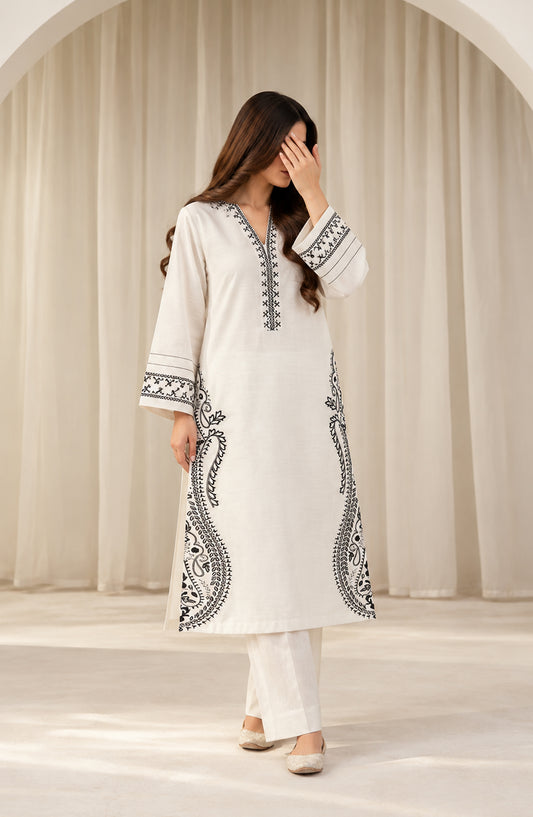Amaya by Amna Khadija Embroidered Khaddar Stitched 2 Piece Co-ord Set - AKAW-05 - AM26AYA - White - Winter Collection