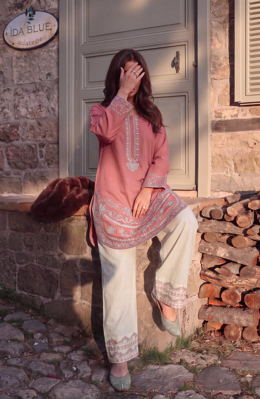 Rang e Mirha by Amna Khadija Embroidered Cotton Lawn Stitched 2 Piece Suit - AKRM-07 - AM26RGMR - Pink - Summer Collection