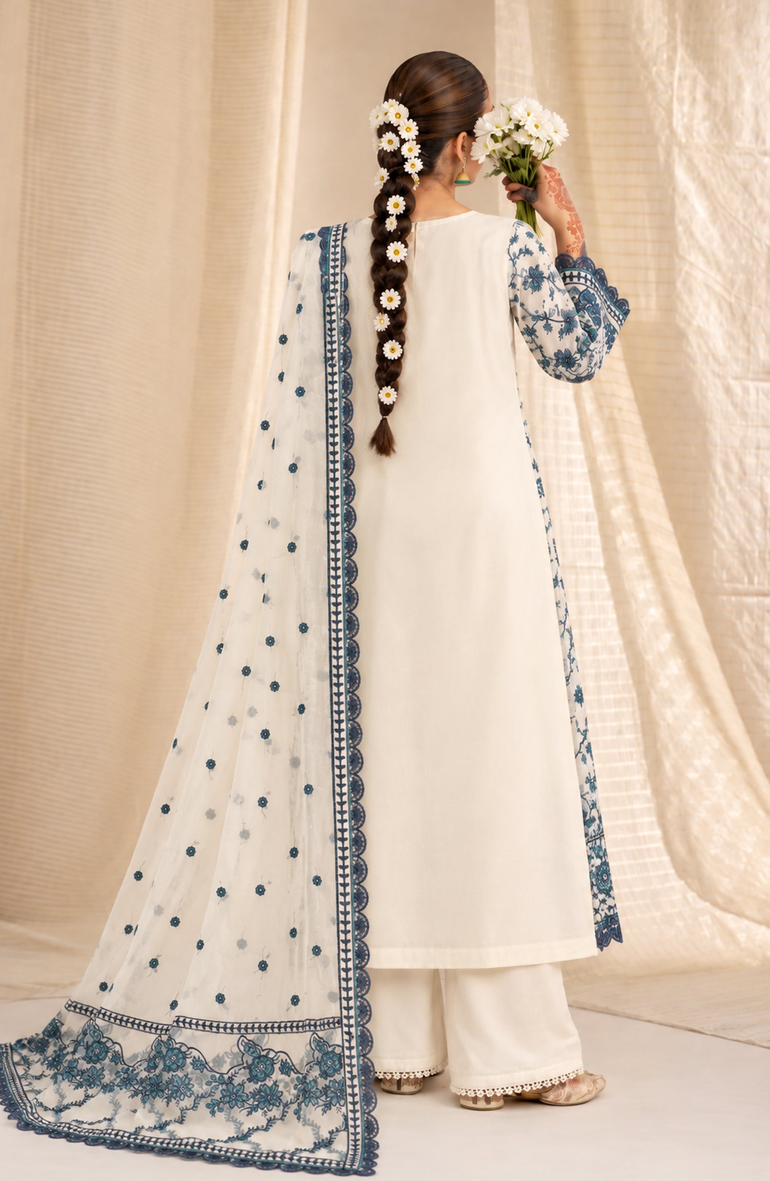 Sham-e-Riwayat by Amna Khadija Embroidered Cotton Stitched 3 Piece Suit - AKSR-07 - AM26SHM - Off White - Luxury Collection