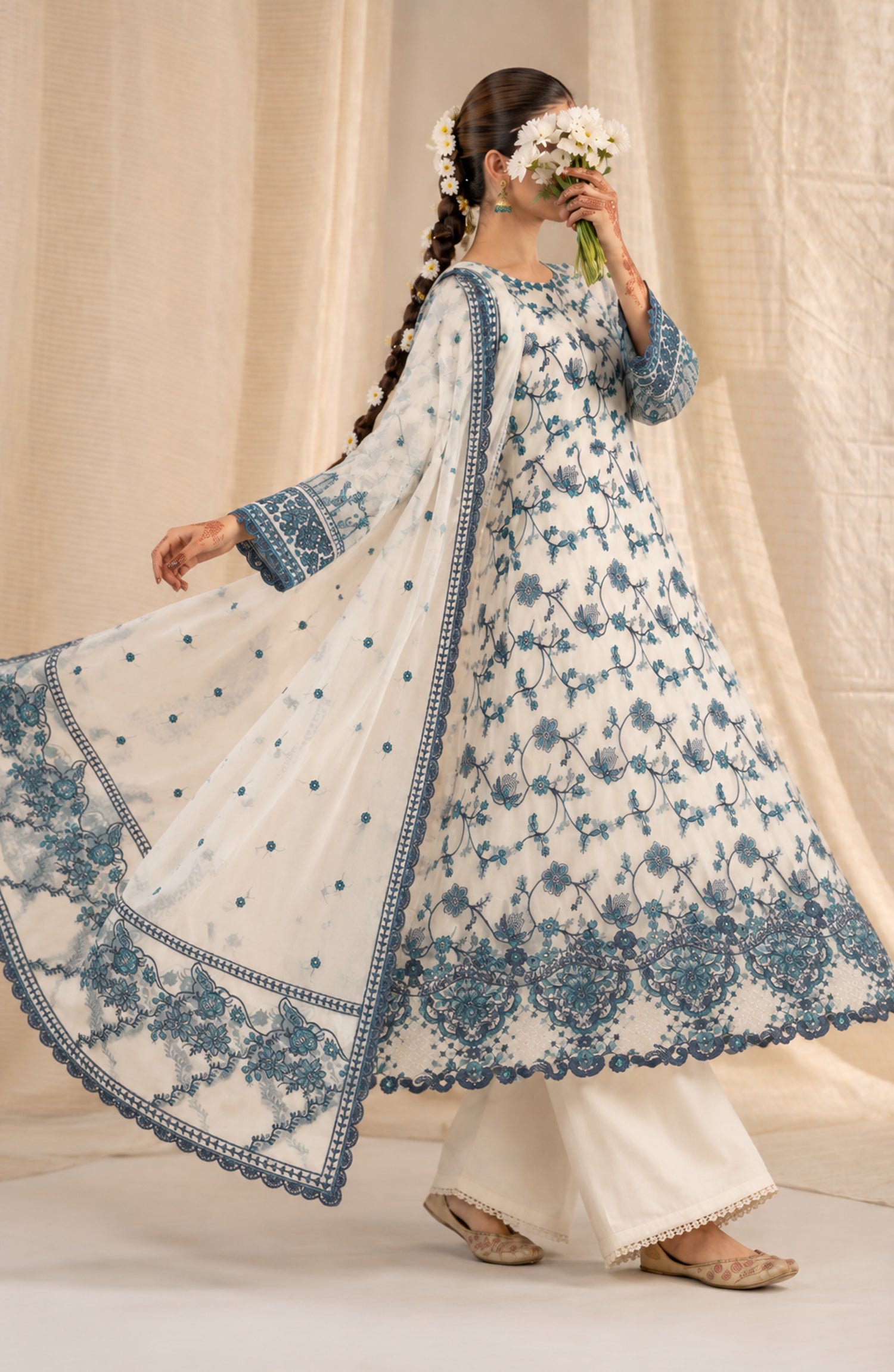 Sham-e-Riwayat by Amna Khadija Embroidered Cotton Stitched 3 Piece Suit - AKSR-07 - AM26SHM - Off White - Luxury Collection