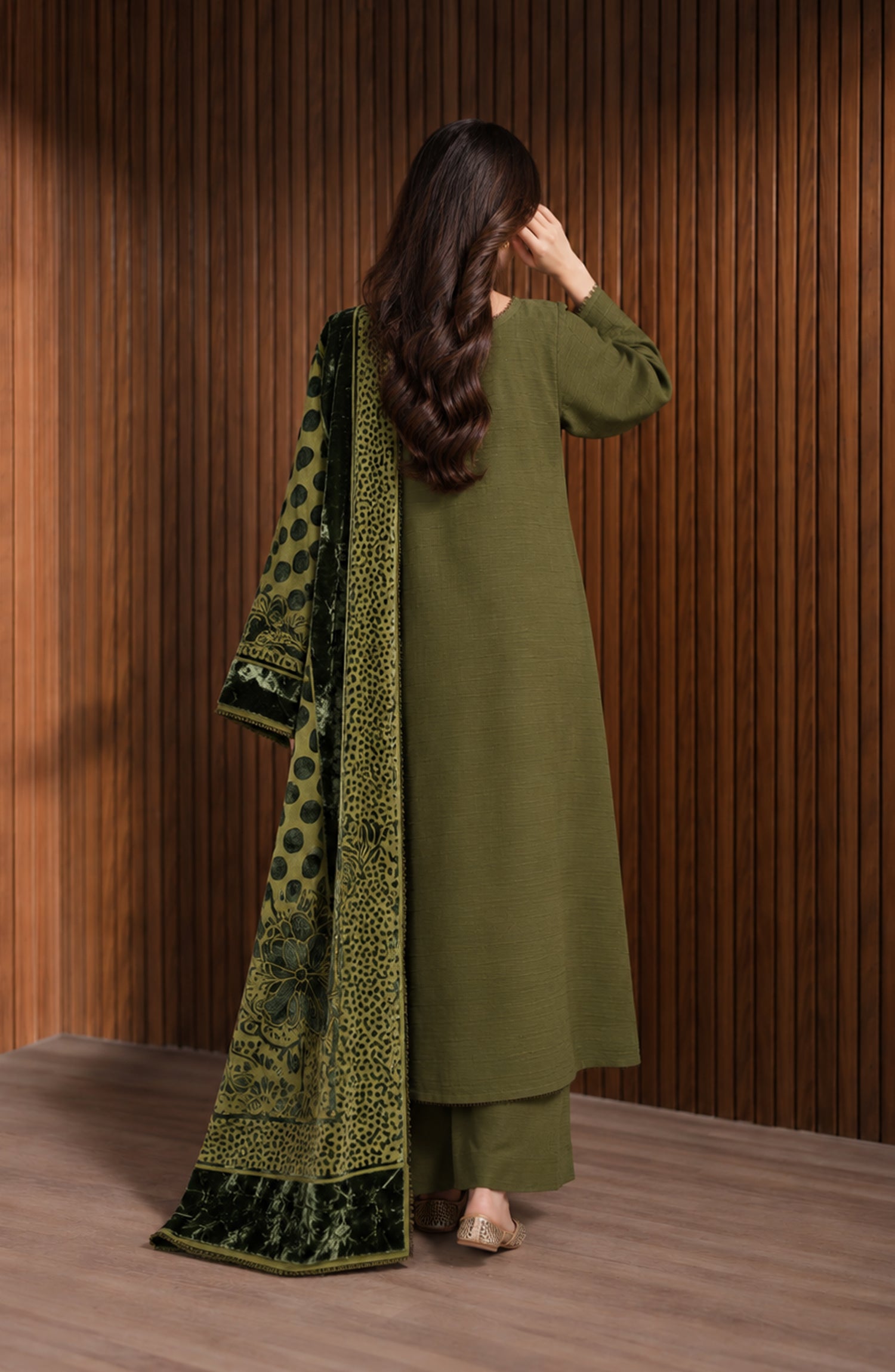 Velluto Milano by Amna Khadija Moonlight Unstitched 3 Piece Suit - AKVM-21 - AM26MON - Green - Winter Collection