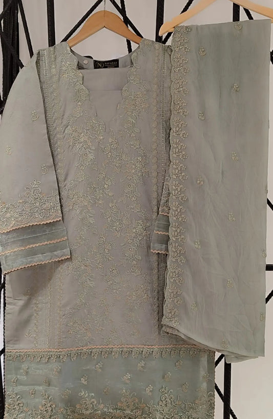 Nafasat Luxury Formals Collection 2023 - AZ01