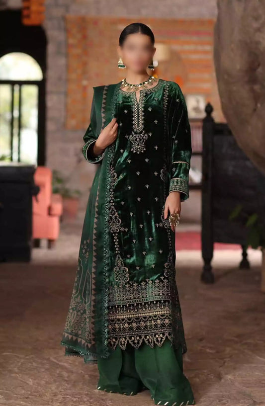 Noor Suzaanikari Winter Shawl Collection By Saadia Asad - D-11 GUREZ