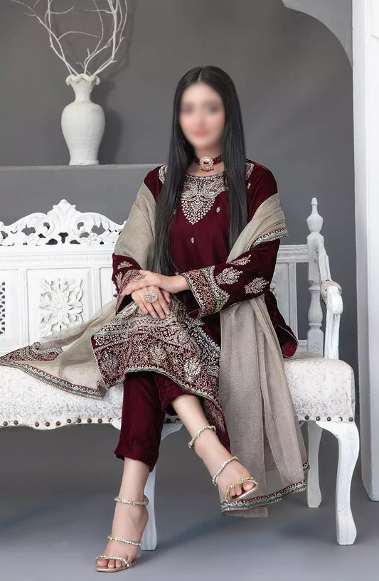 Makhmal-e-Kahani -Fancy Heavy Embroidered Velvet Collection 2024 - D-3969