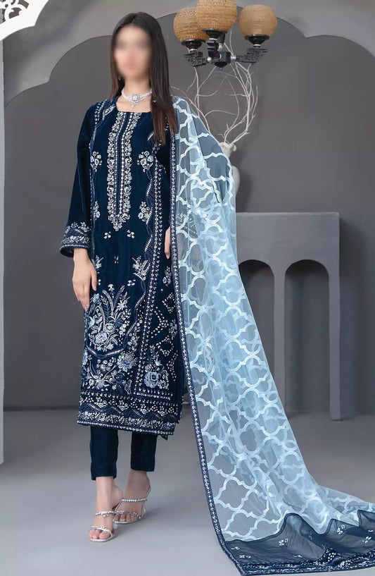 Makhmal-e-Kahani -Fancy Heavy Embroidered Velvet Collection 2024 - D-3970