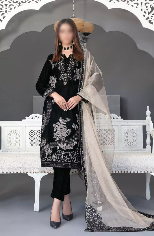 Makhmal-e-Kahani -Fancy Heavy Embroidered Velvet Collection 2024 - D-3971