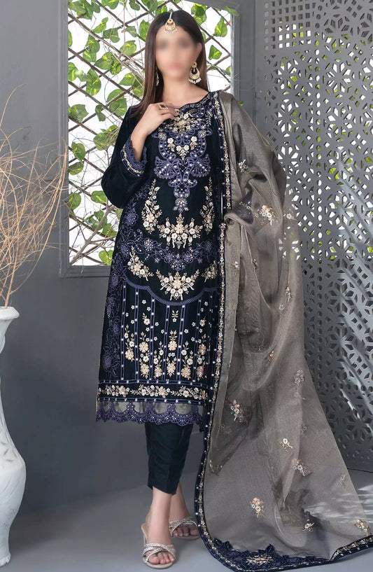 Makhmal-e-Kahani -Fancy Heavy Embroidered Velvet Collection 2024 - D-3972
