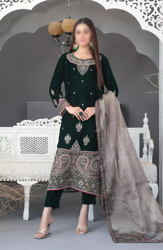 Makhmal-e-Kahani -Fancy Heavy Embroidered Velvet Collection 2024 - D-3973