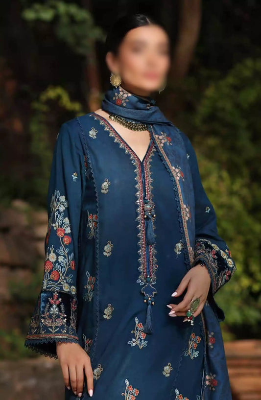 Noor Suzaanikari Winter Shawl Collection By Saadia Asad - D-8 NAYUL