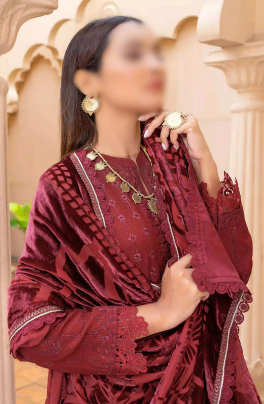 Queen Winter Palachi Shawl Embroidered Collection - Design 05