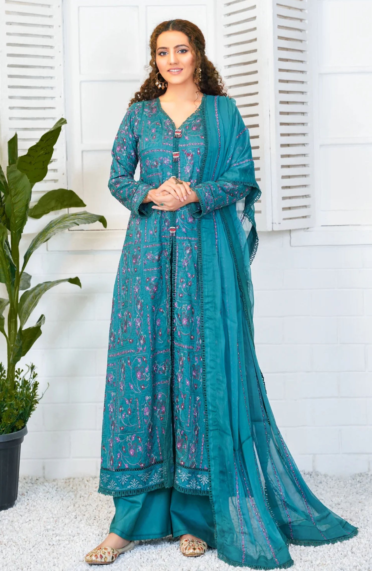 タイダイページ Threads N Weaves Embroidered Lawn Unstitched 3 Piece Suit
