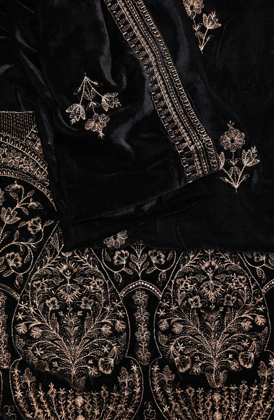 Royal Vibes Embroidered Velvet Shawl Collection by Alkarim - VS 5120 D