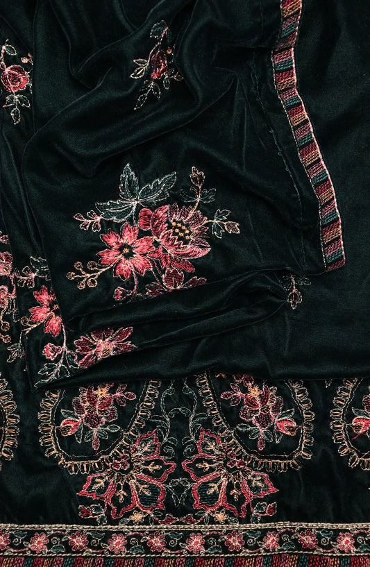 Royal Vibes Embroidered Velvet Shawl Collection by Alkarim - VS 5121 F