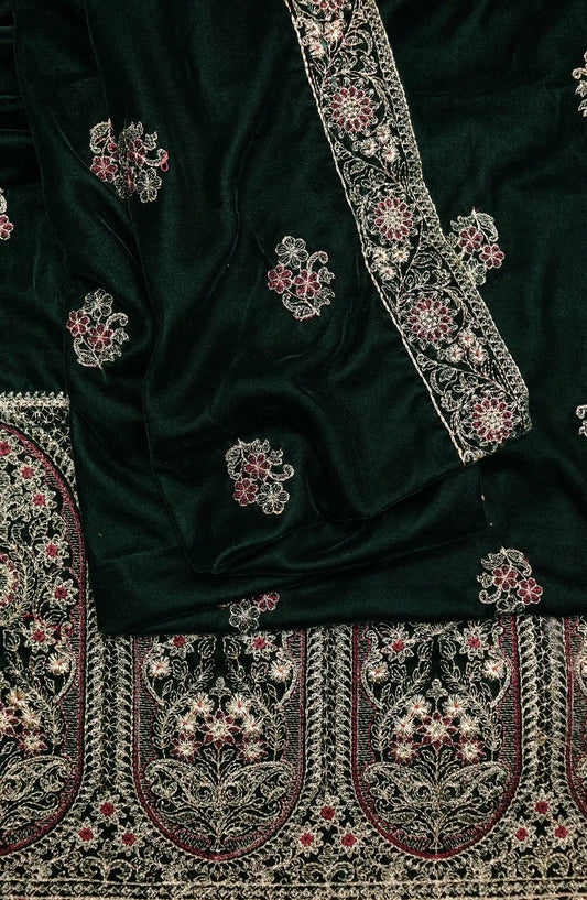 Royal Vibes Embroidered Velvet Shawl Collection by Alkarim - VS 5122 D