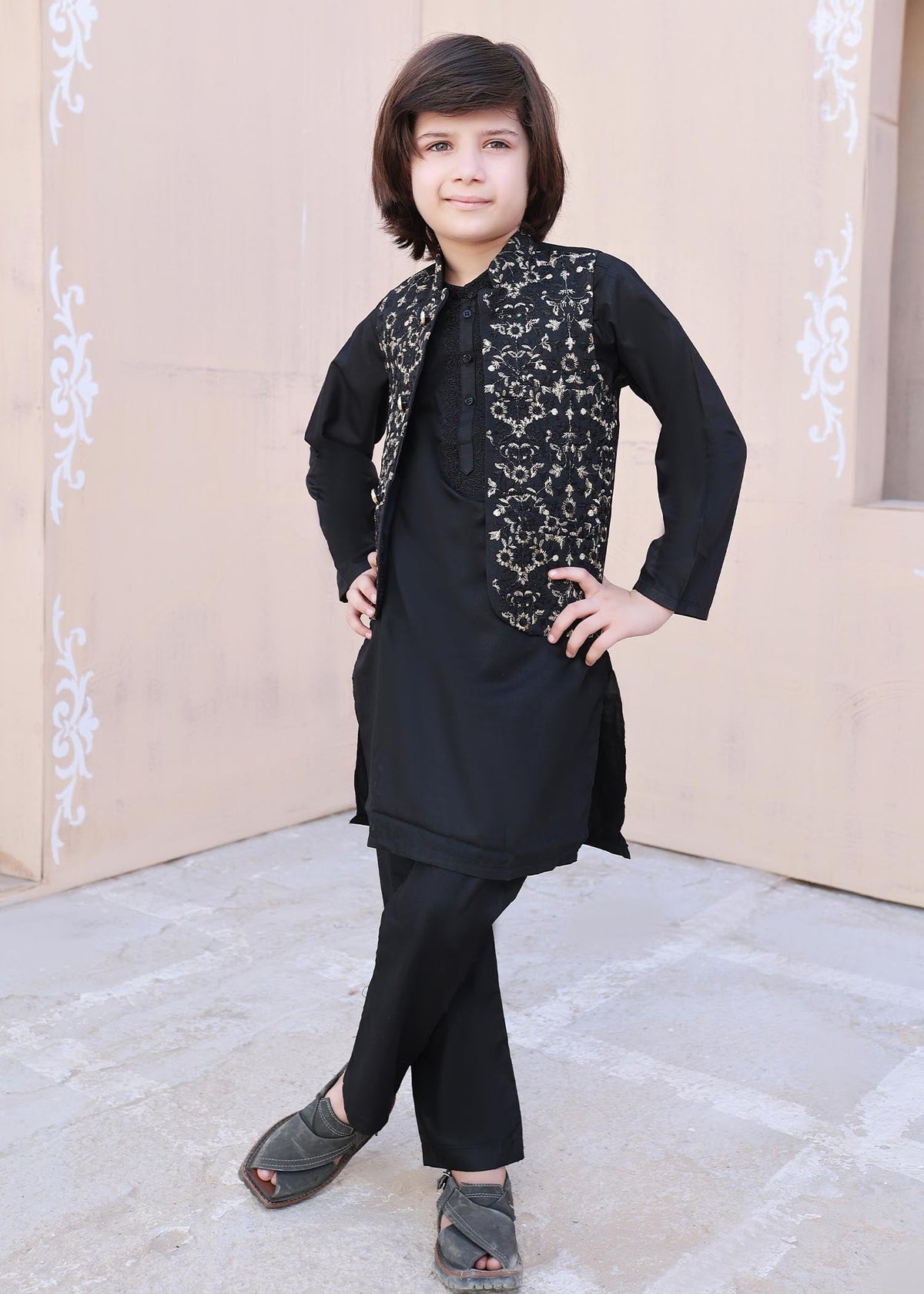 Leaf Black Embroidered Waistcoat Suit - V26