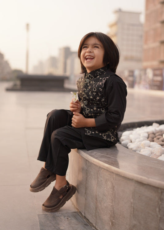 Leaf Black Embroidered Waistcoat Suit - V26