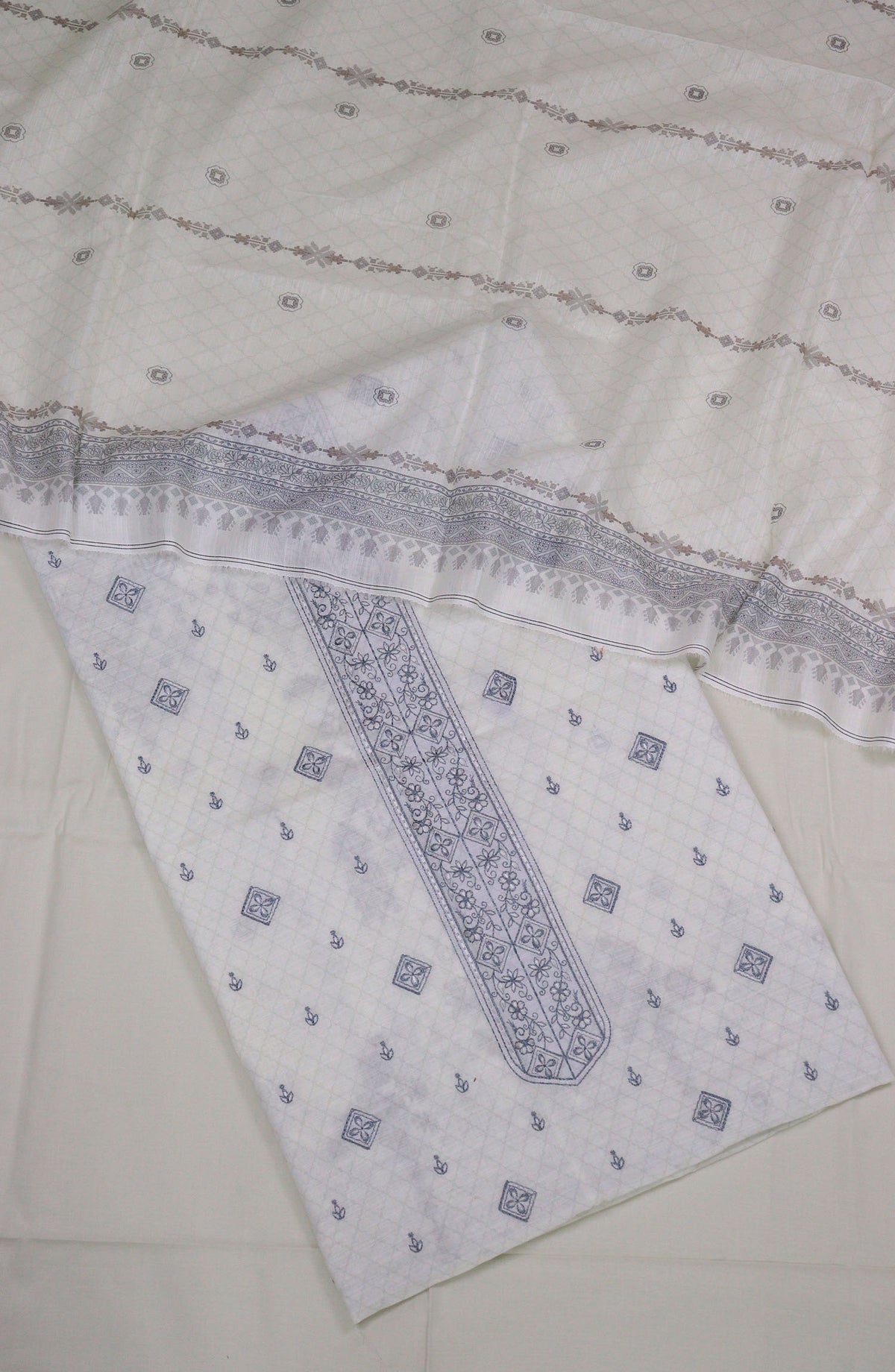 Aroosa by Amna Khadija Printed and Embroidered Premium Lawn Unstitched 3 Piece Suit - AM25ARS - D-06 - Off White - Summer Collection
