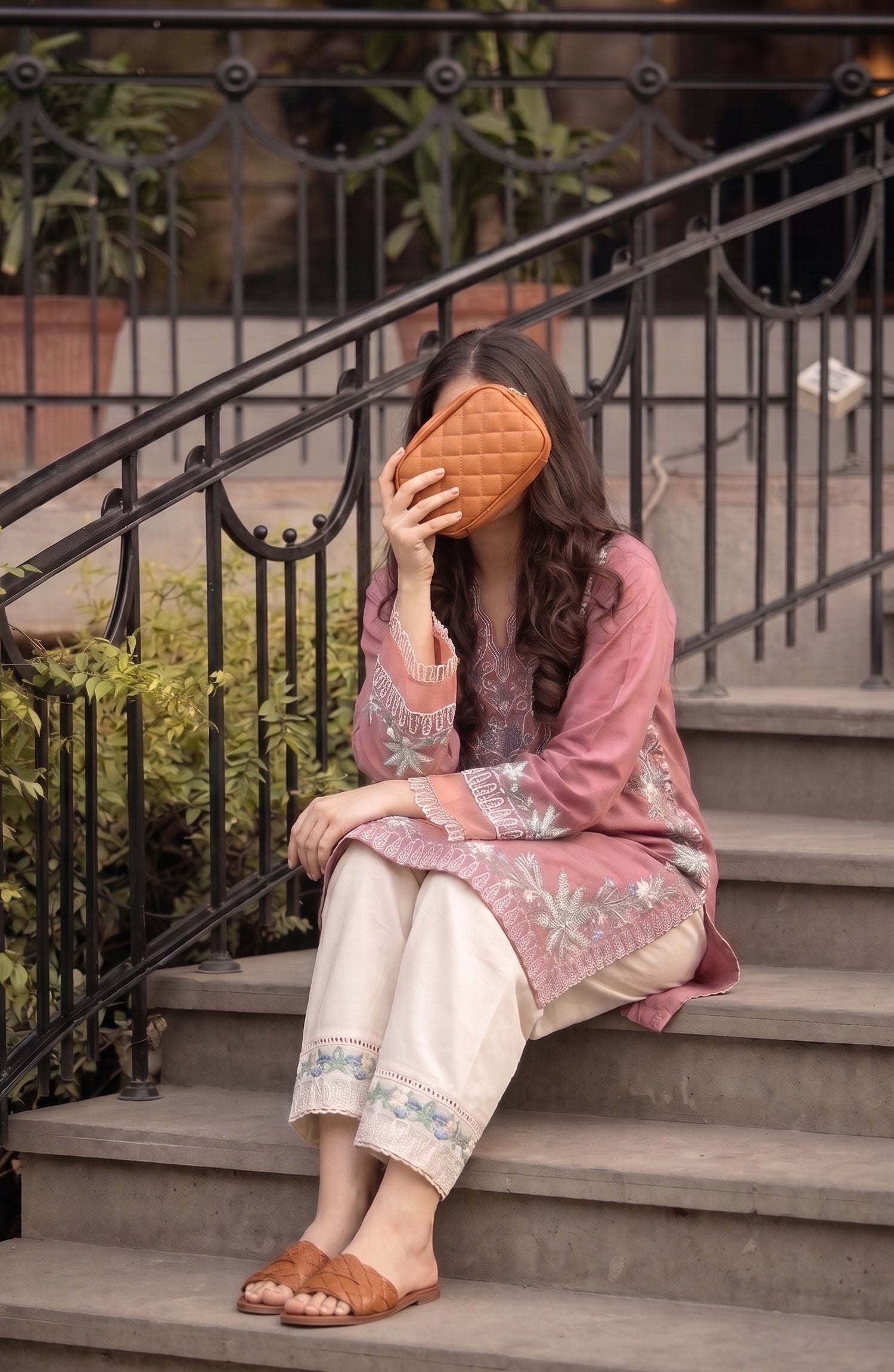 Adaa-e-Khaas by Amna Khadija Embroidered Cotton Stitched 2 Piece Co-ords Set - AKAK-01 - AM26KAK - Pink - Casual Collection