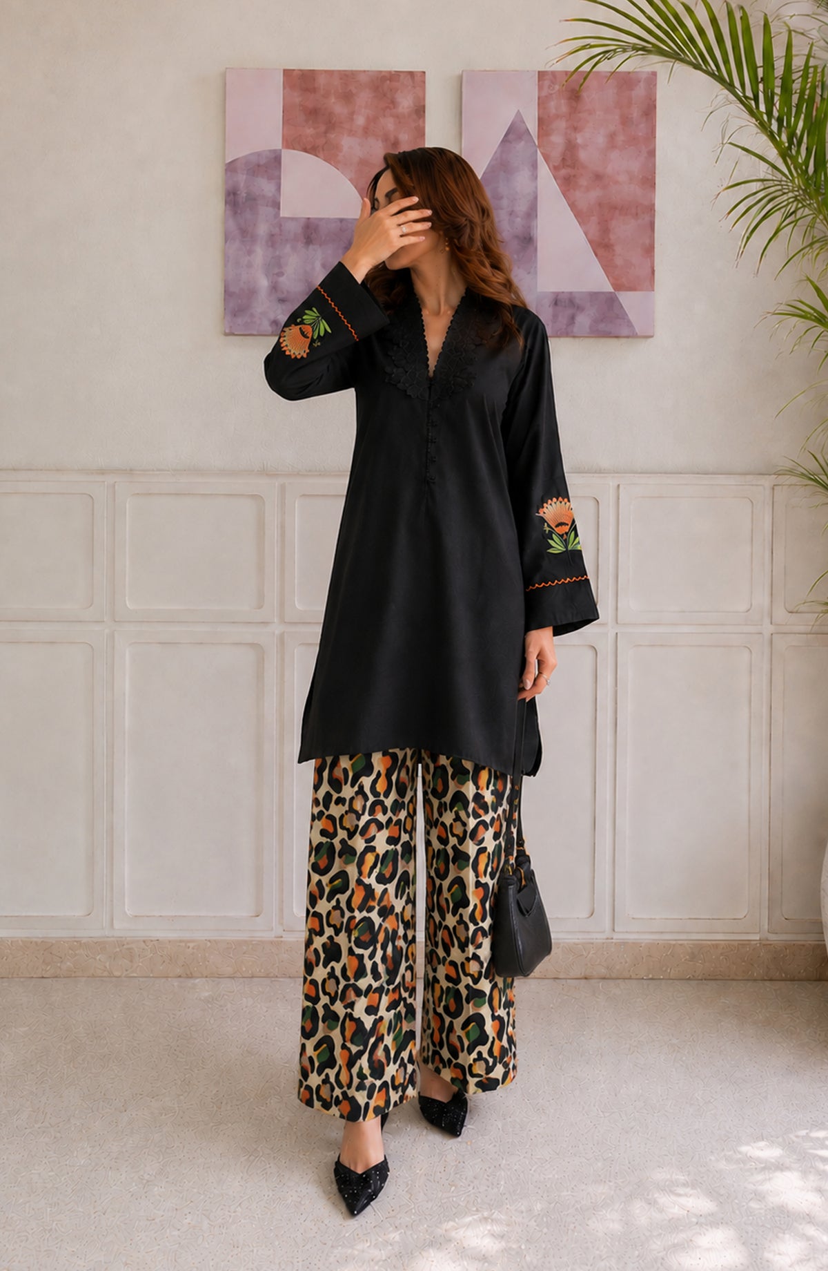 Afsana Basics by Amna Khadija Embroidered Lawn Stitched 2 Piece Co-ord Set - AKAB-05 - AM26FSNA - Black - Summer Collection
