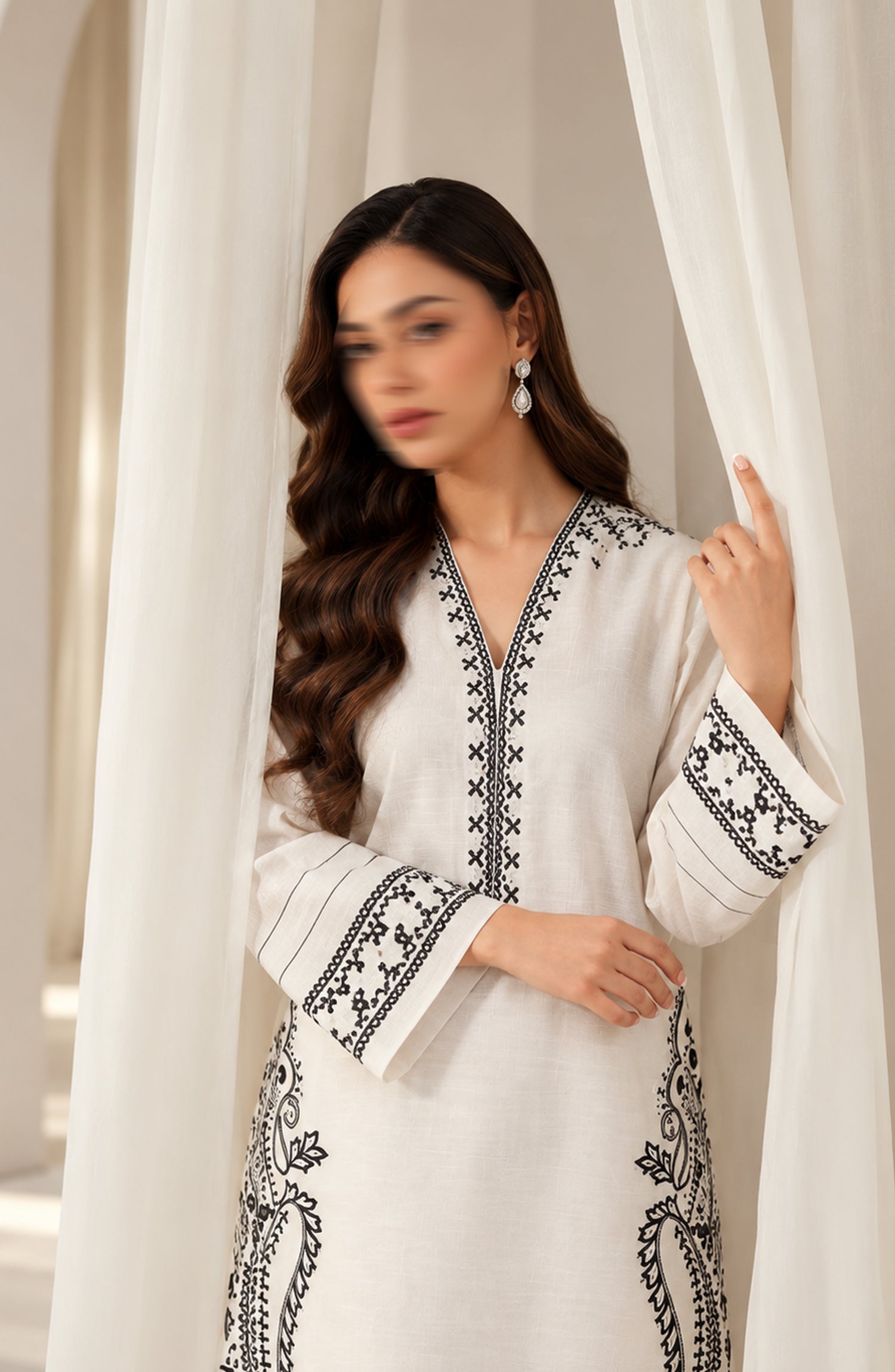 Amaya by Amna Khadija Embroidered Khaddar Stitched 2 Piece Co-ord Set - AKAW-05 - AM26AYA - White - Winter Collection