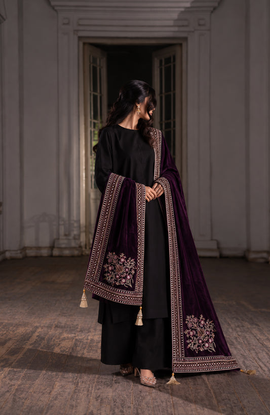 Amna Khadija Mehraab Luxury Embroidered Velvet Shawl - AKM-04 - AM26MHR - Purple - Winter Collection