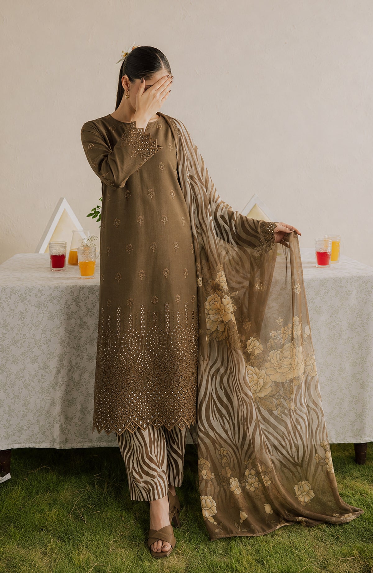 Amna Khadija Bella Doria Chikankari Lawn Unstitched 3 Piece Suit - AKBD-14 - AM26UBD - Green - Summer Collection