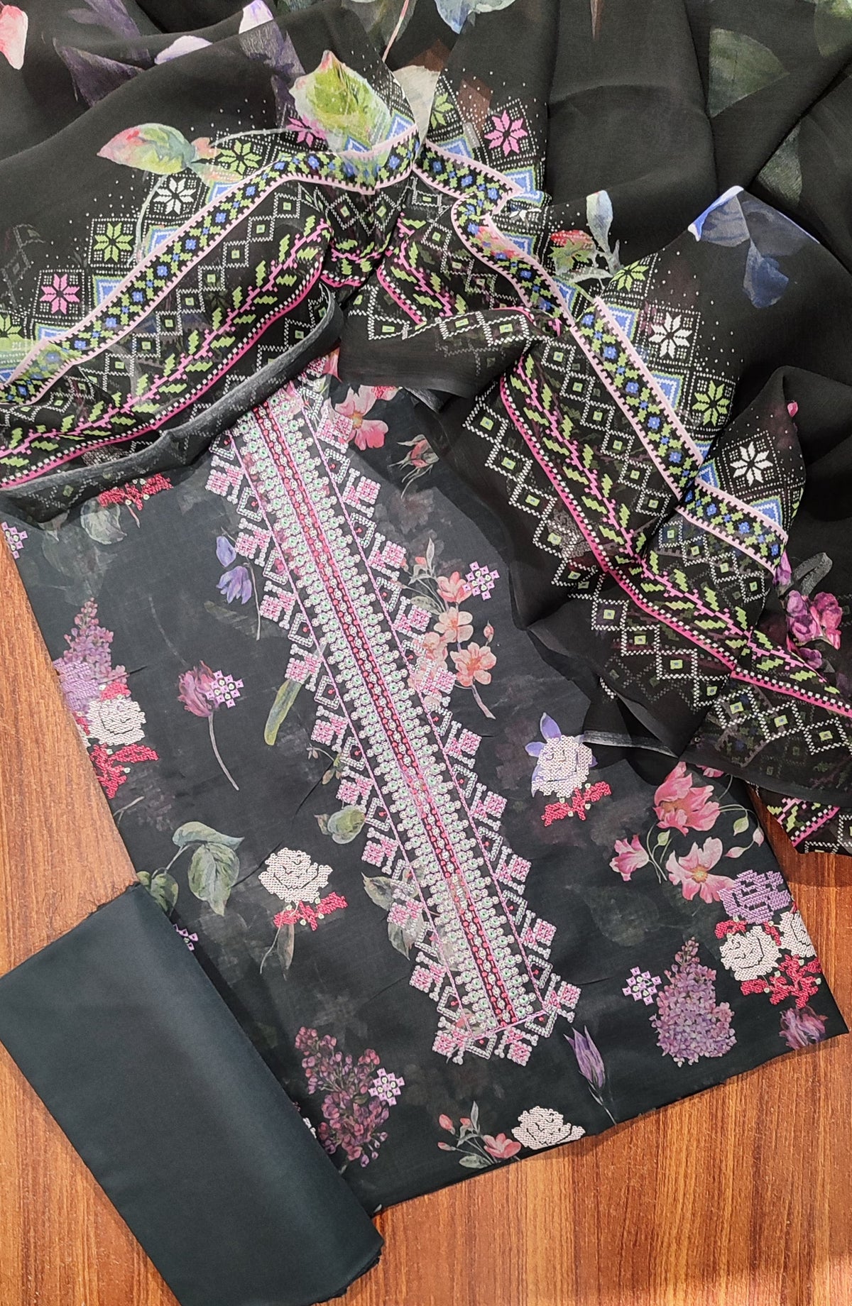 Amna Khadija Digital Print and Embroidered Slub Lawn Unstitched 3 Piece Suit - Design-09 - AM25SLU - Black - Summer Collection