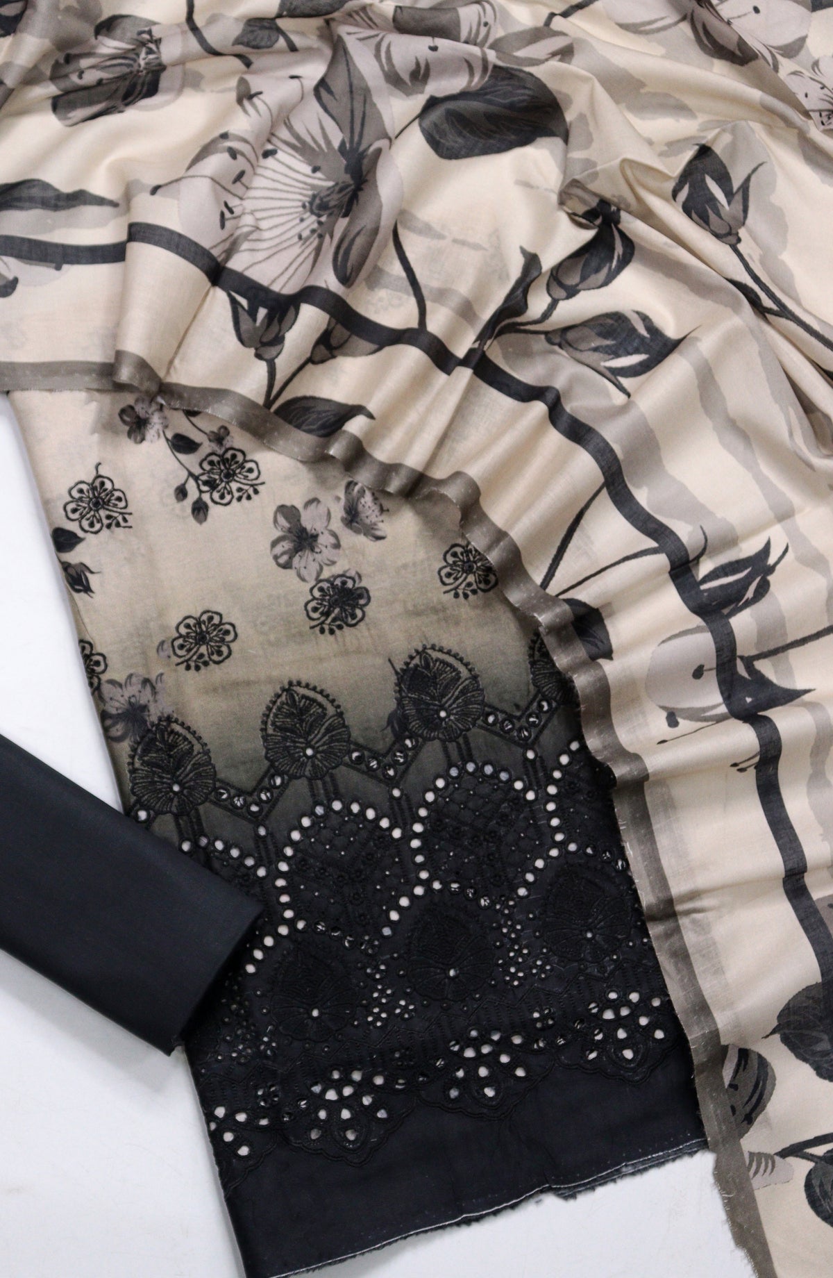 Amna Khadija Fancy Embroidered Lawn Unstitched 3 Piece Suit - D-08 - AM26FNC - Black - Summer Collection