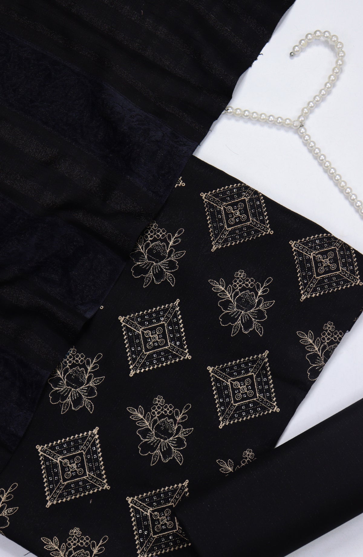Amna Khadija Mahjabeen Broshia Dhanak Unstitched 3 Piece Suit - Design-04 - AM25MAHJ - Black - Winter Collection