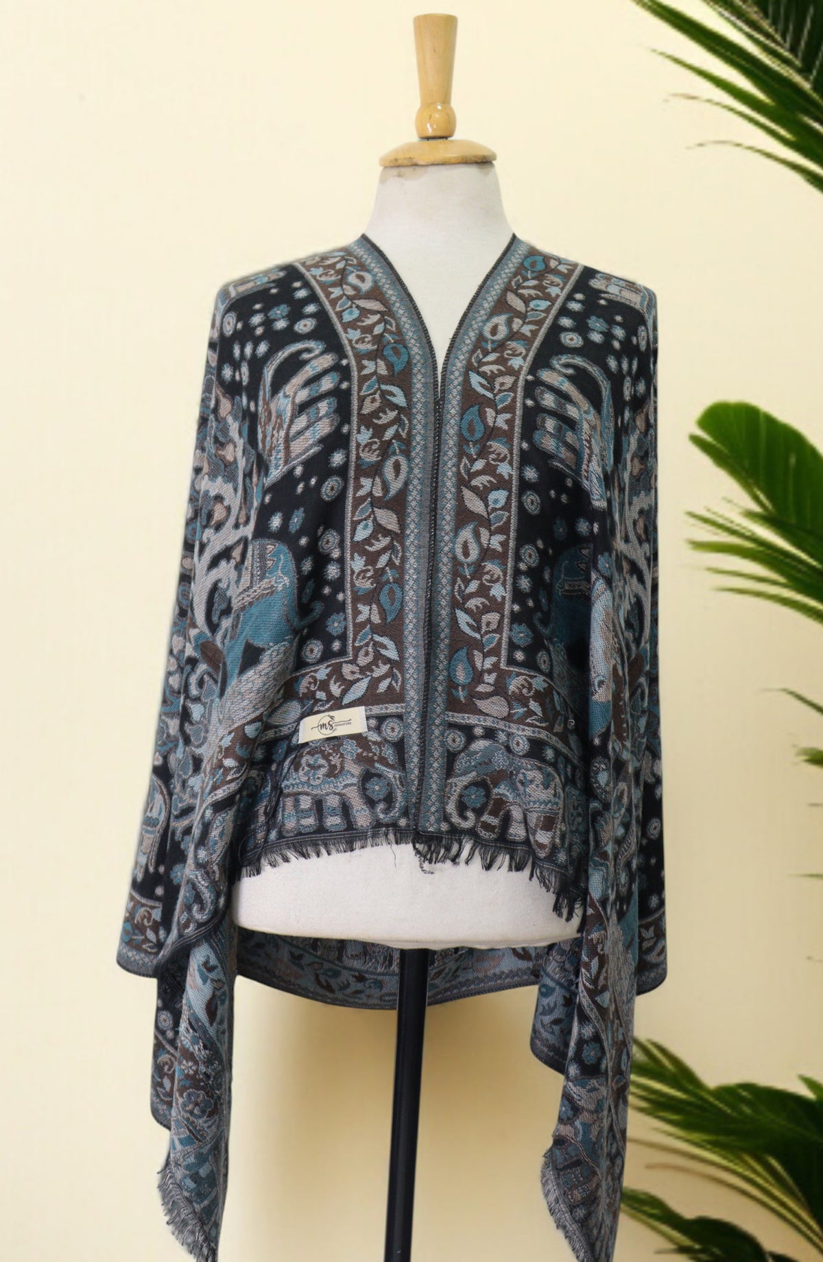 Amna Khadija Premium Wool Shawl - D-01 - AM25SHWL - Black - Winter Collection