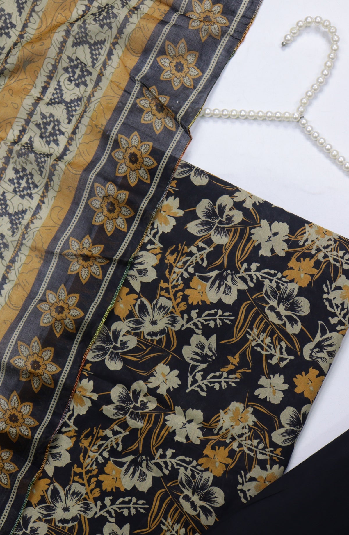 Amna Khadija Printed Cotton Unstitched 3 Piece Suit - Design-06 - AM25MIDC - Black - Mid Summer Collection