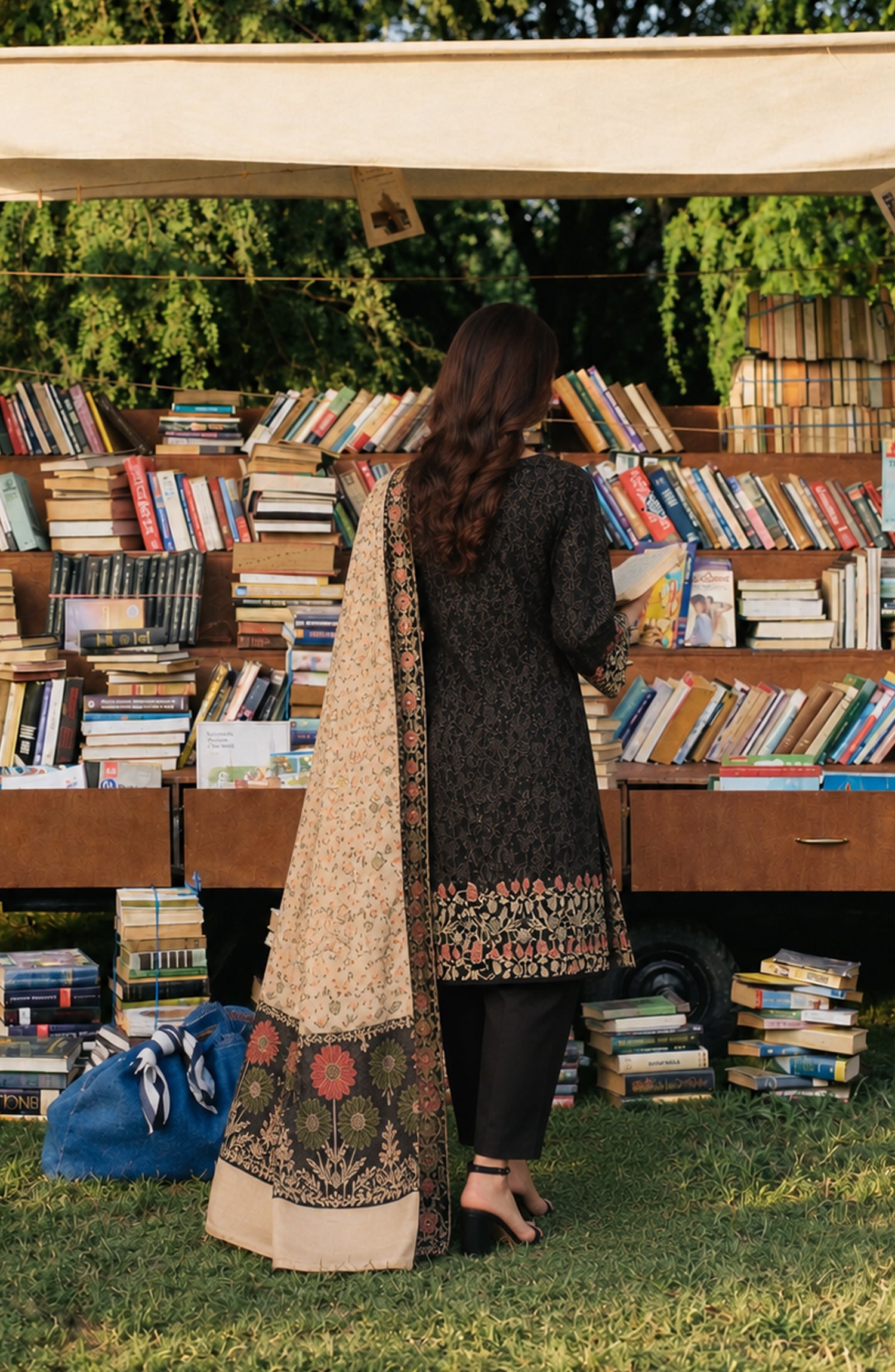 Aveline by Amna Khadija Printed Supreme Wool Unstitched 3 Piece Suit - AKAW-11 - AM26TRV - Black - Winter Collection