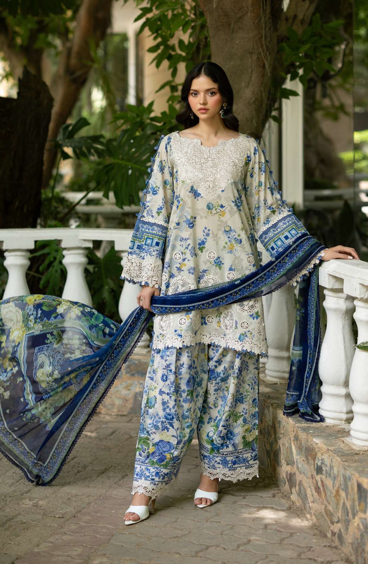 Elaf Signature Embroidered Lawn Unstitched 3 Piece Suit - ESG-8B - EL26NTR - Blue - Summer Collection