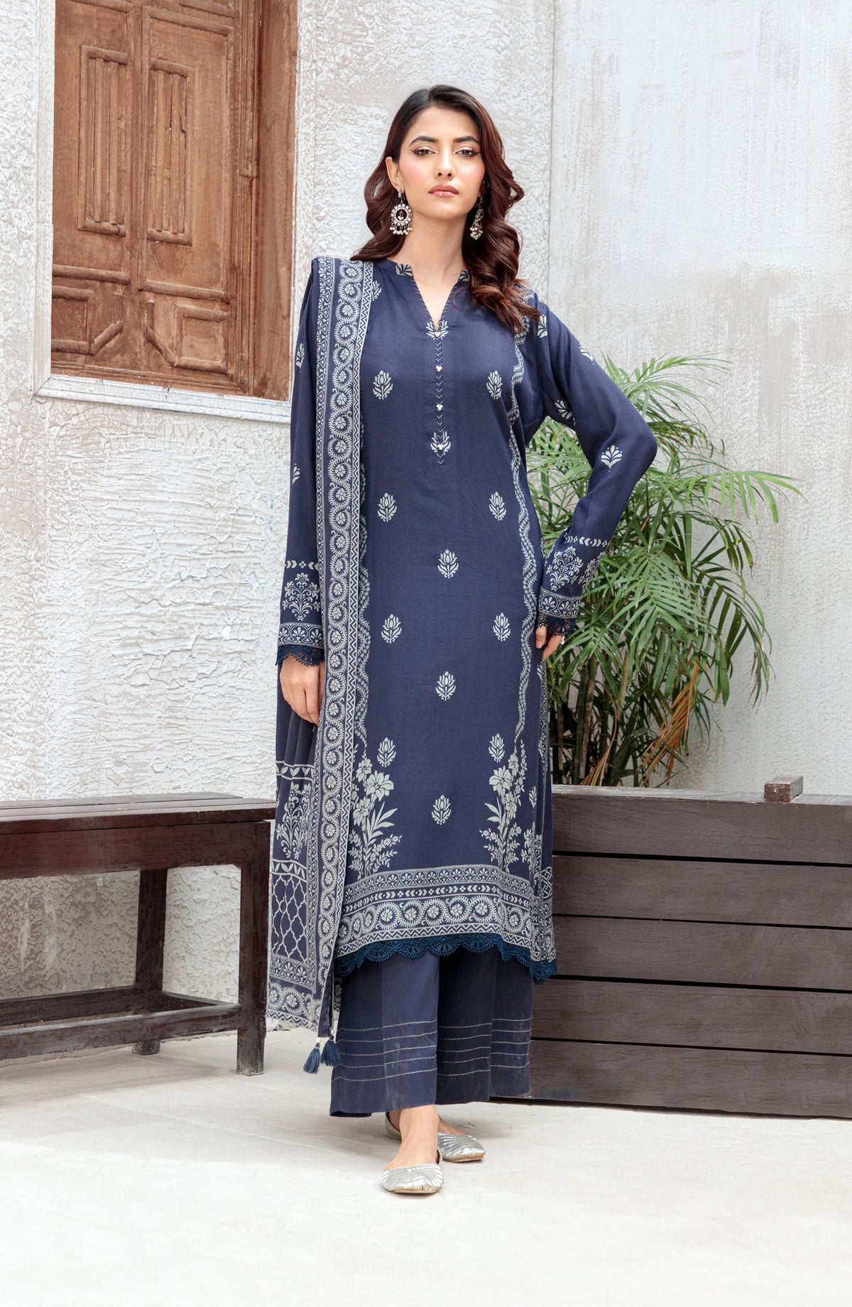 Lakhany Printed Pashmina Unstitched 3 Piece Suit - 0039-C - LKN25PSH - Blue - Winter Collection