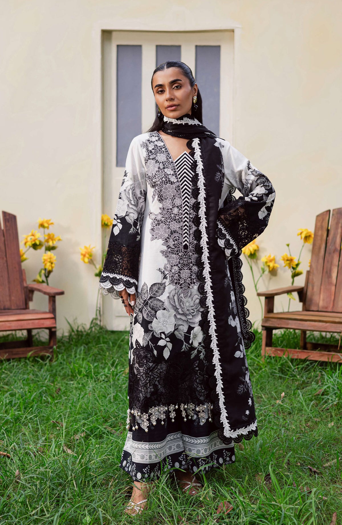 Mahnur Gardenia Embroidered Khaddar Unstitched 3 Piece Suit - GR-05 - MH25GR - White - Winter Collection