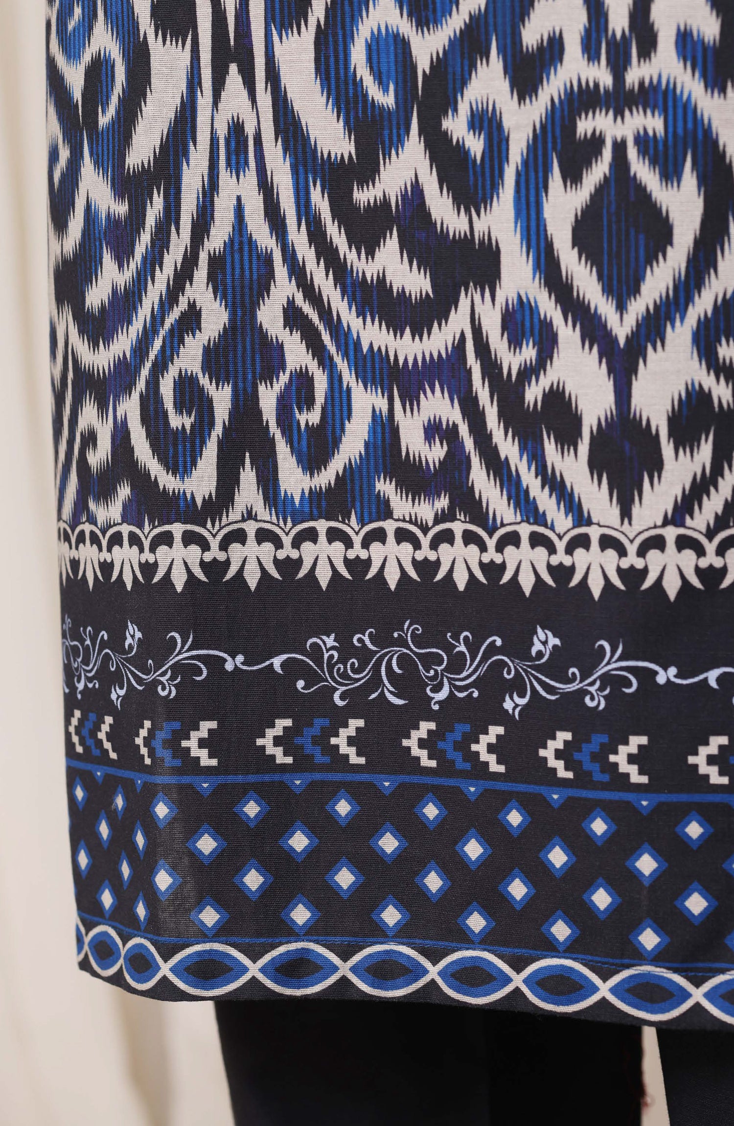 Sadabahar Printed Khaddar Stitched 3 Piece Suit - D-03 - SBD26KFV - Blue - Winter Collection