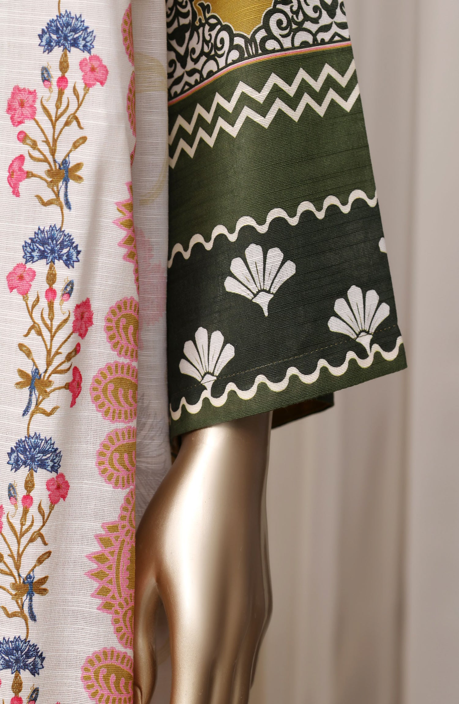 Sadabahar Printed Khaddar Stitched 3 Piece Suit - D-06 - SBD26RPN - Dhani - Winter Collection