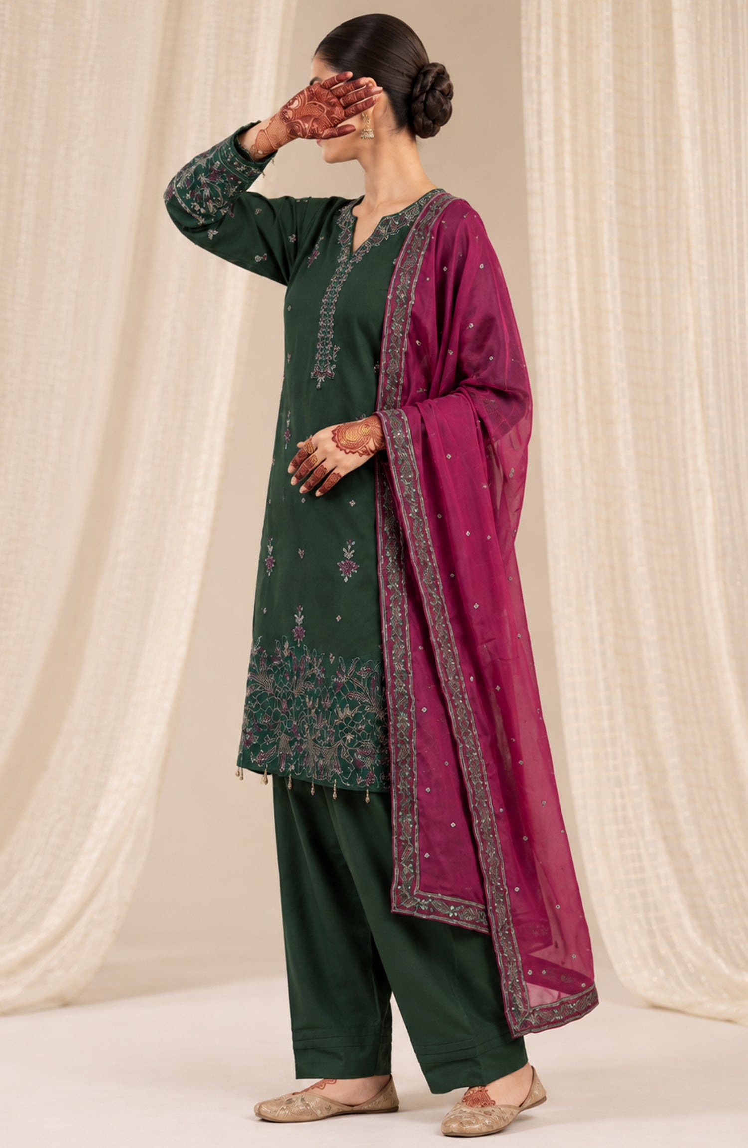 Sham-e-Riwayat by Amna Khadija Embroidered Cotton Stitched 3 Piece Suit - AKSR-01 - AM26SHM - Green - Luxury Collection