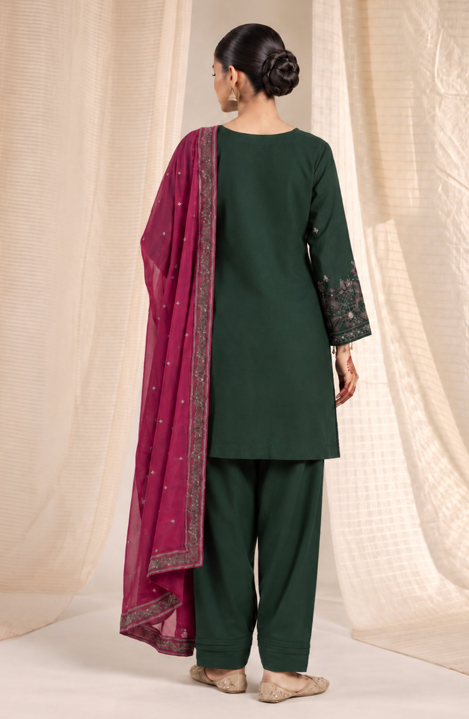 Sham-e-Riwayat by Amna Khadija Embroidered Cotton Stitched 3 Piece Suit - AKSR-01 - AM26SHM - Green - Luxury Collection
