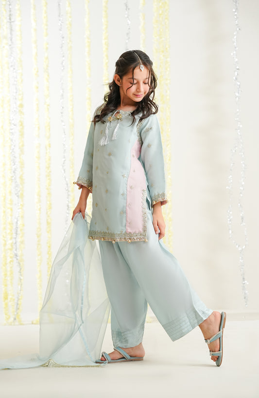 Sunehri by Amna Khadija Embroidered Organza Stitched 3 Piece Suit - SGLF-06 - AM26SGLF - Blue - Formal Collection