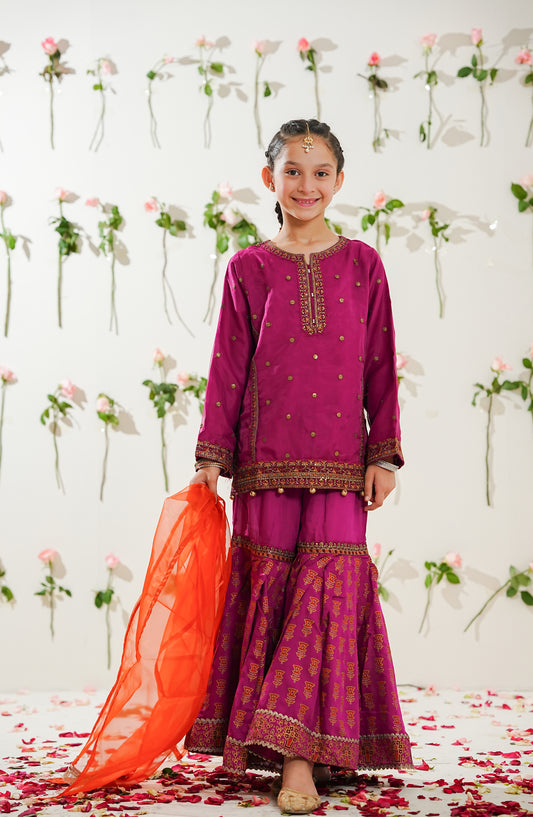 Sunehri by Amna Khadija Embroidered Organza Stitched 3 Piece Suit - SGLF-09 - AM26NHRI - Pink - Girls Festive Collection