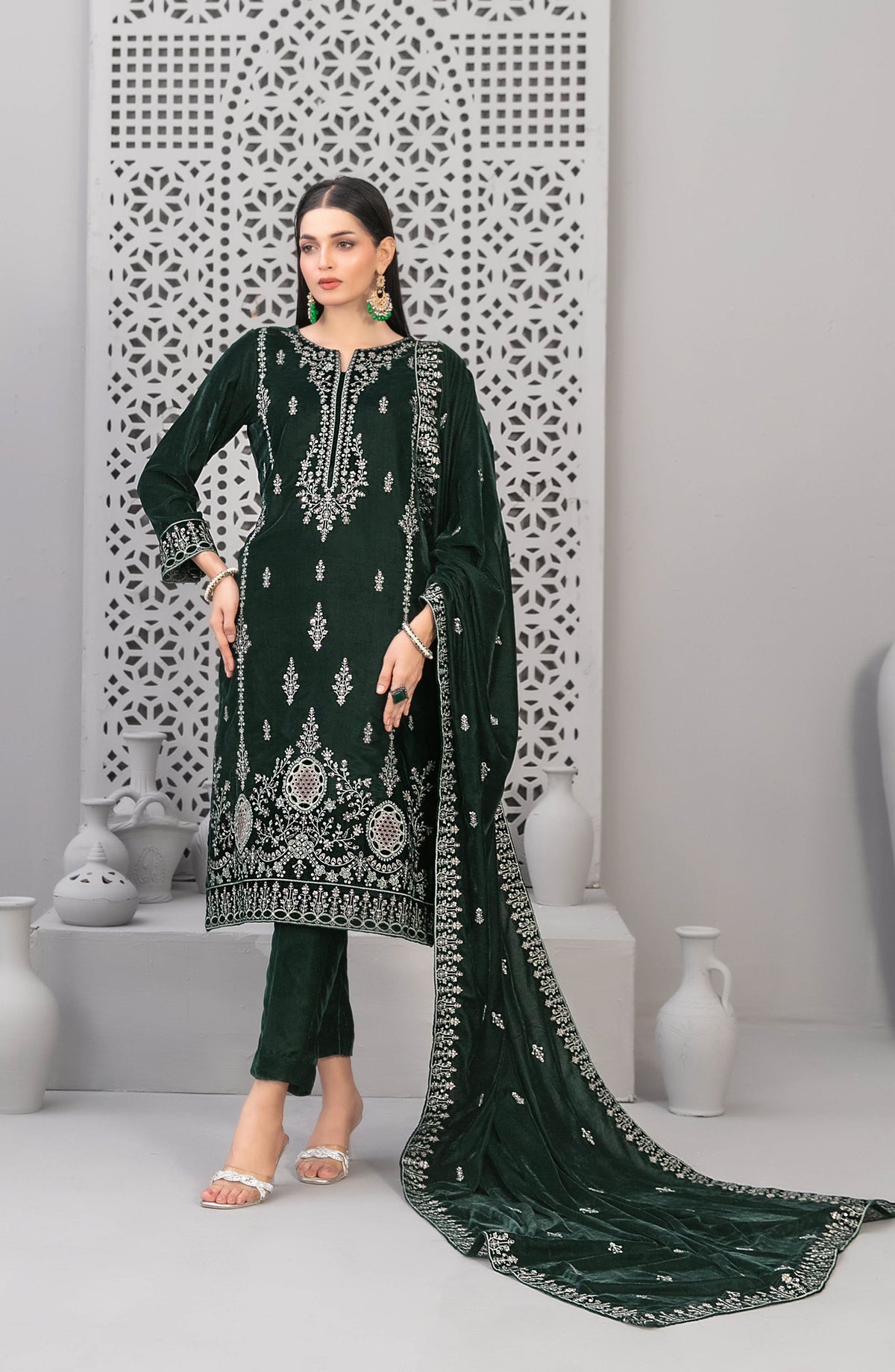 Velvora by Tawakkal Fabrics Embroidered Velvet Unstitched 3 Piece Suit - D-4924 - TF25VOR - Green - Winter Collection