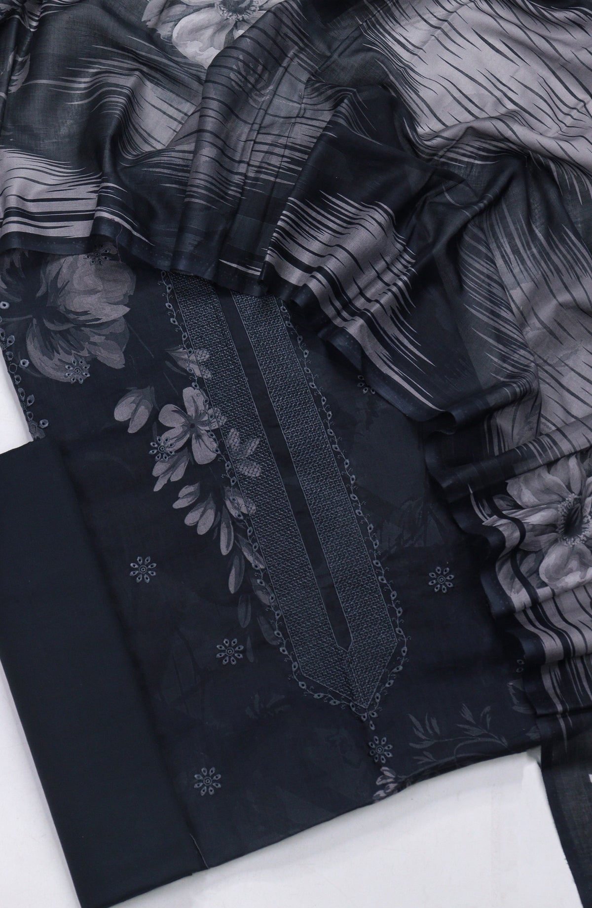 Zara by Amna Khadija Embroidered Lawn Unstitched 3 Piece Suit - Design-04 - AM26ZARA - Black - Summer Collection