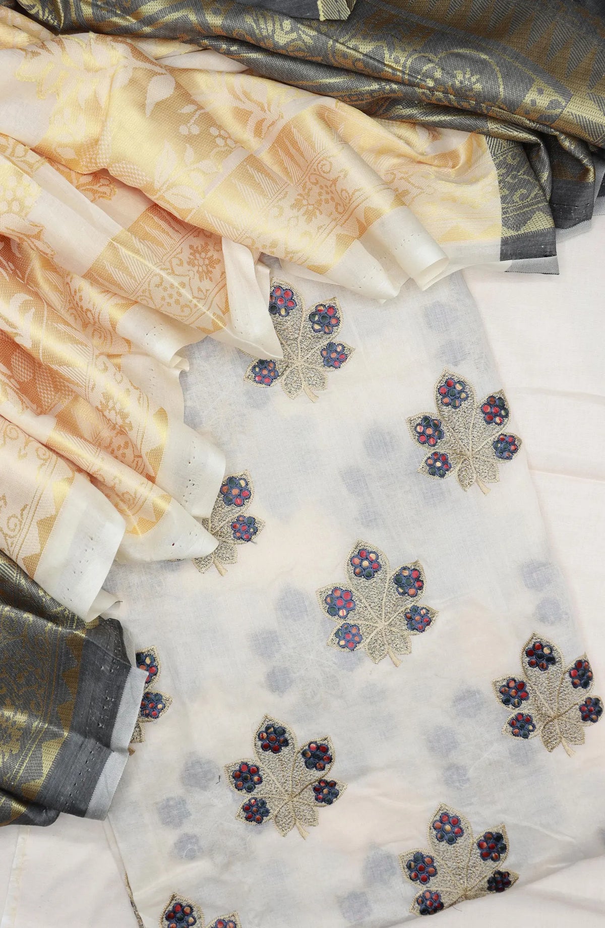 Amna Khadija Unstitched Exclusive Embroidered Lawn With Jacquard Dupatta Collection 2024 - AKUEE 01