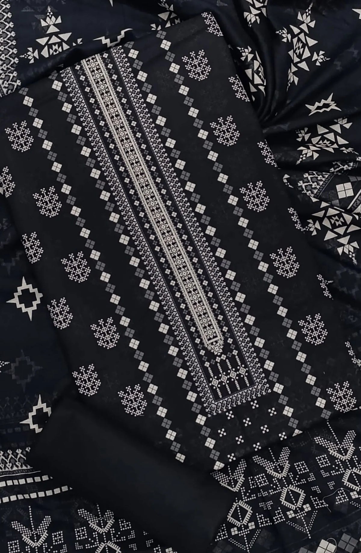Black And White 3 Piece Printed Lawn Collection 2024 - BNW 01