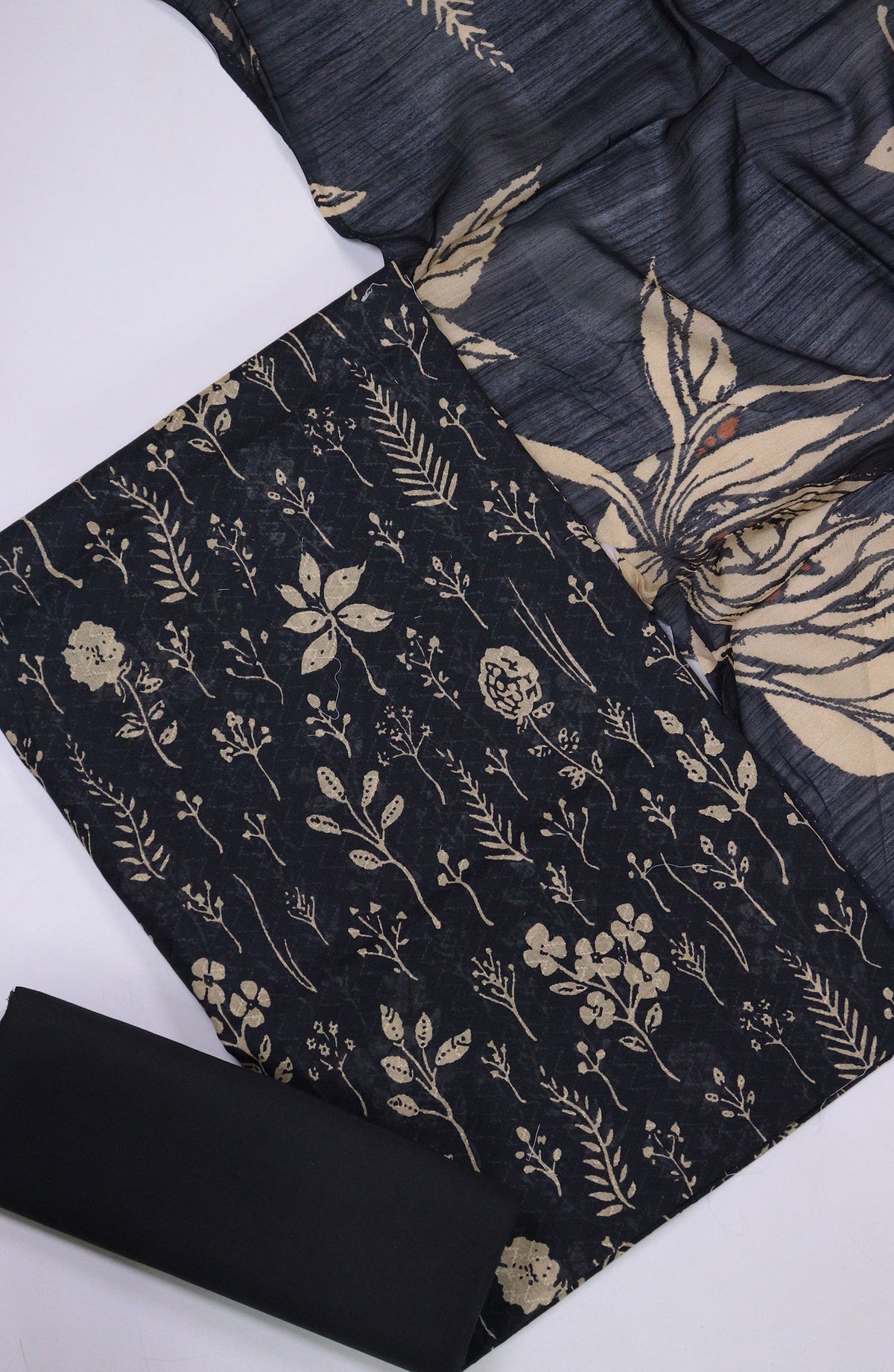 Maya by Amna Khadija Printed Lawn Unstitched 3 Piece Suit - D-03 - AM25MPPSL - Black - Summer Collection