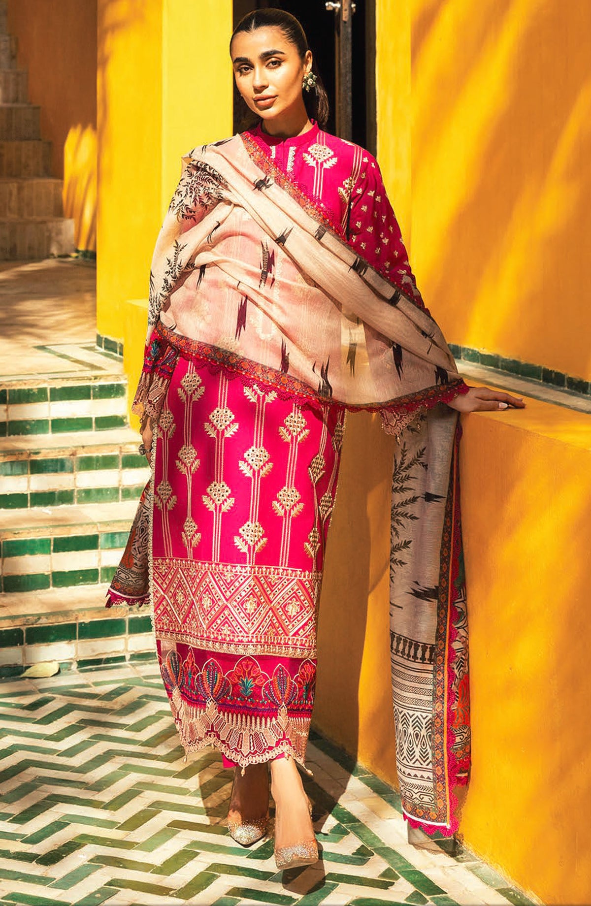 Zainab Chottani Chikankari Lawn Unstitched 3 Piece Suit - D-04B Aanya - ZBC25CL - Pink - Summer Collection