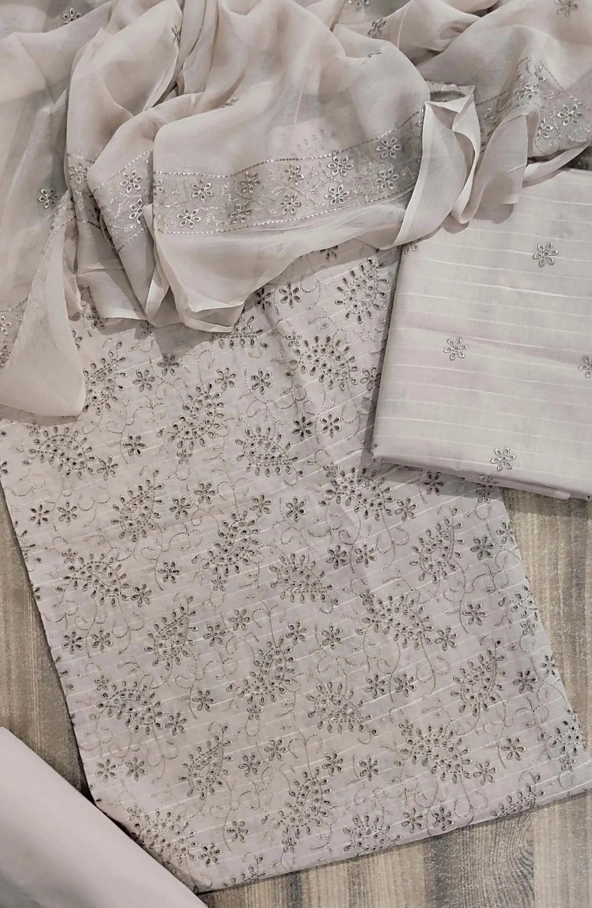 Chikankari EMB Lawn 3Pcs Collection With Chiffon EMB Dupatta - D 06