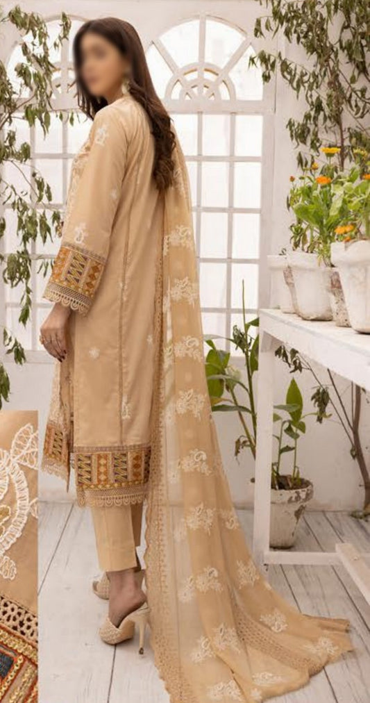 Design 05 Bunai Luxury Lawn Collection 2023